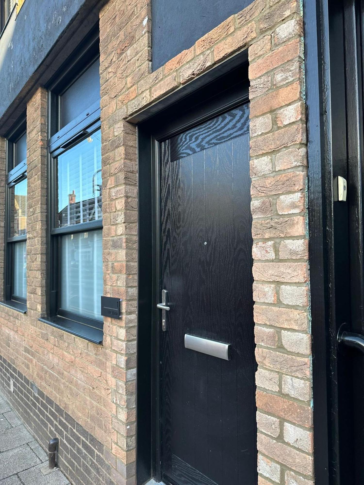 Spacious Modern 1 Bed Apartments In St Neots - Perfect For Contractors & Professionals - Free Parking - Wifi - Fully Equipped Kitchen - Smart Tv Ideal For Work Stays And Long Projects Экстерьер фото