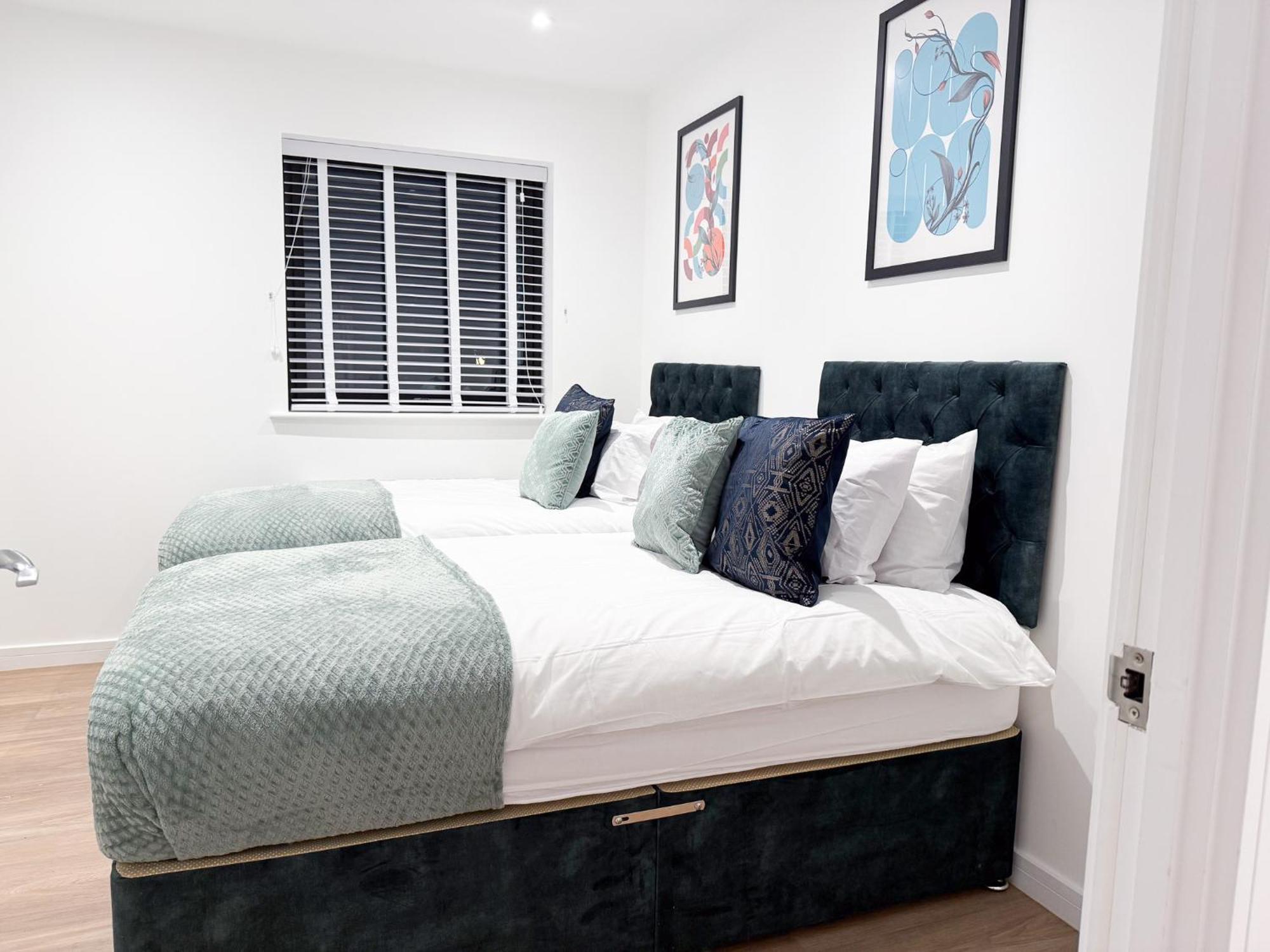 Spacious Modern 1 Bed Apartments In St Neots - Perfect For Contractors & Professionals - Free Parking - Wifi - Fully Equipped Kitchen - Smart Tv Ideal For Work Stays And Long Projects Экстерьер фото