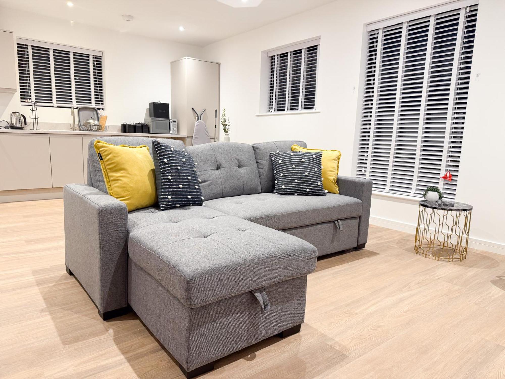 Spacious Modern 1 Bed Apartments In St Neots - Perfect For Contractors & Professionals - Free Parking - Wifi - Fully Equipped Kitchen - Smart Tv Ideal For Work Stays And Long Projects Экстерьер фото