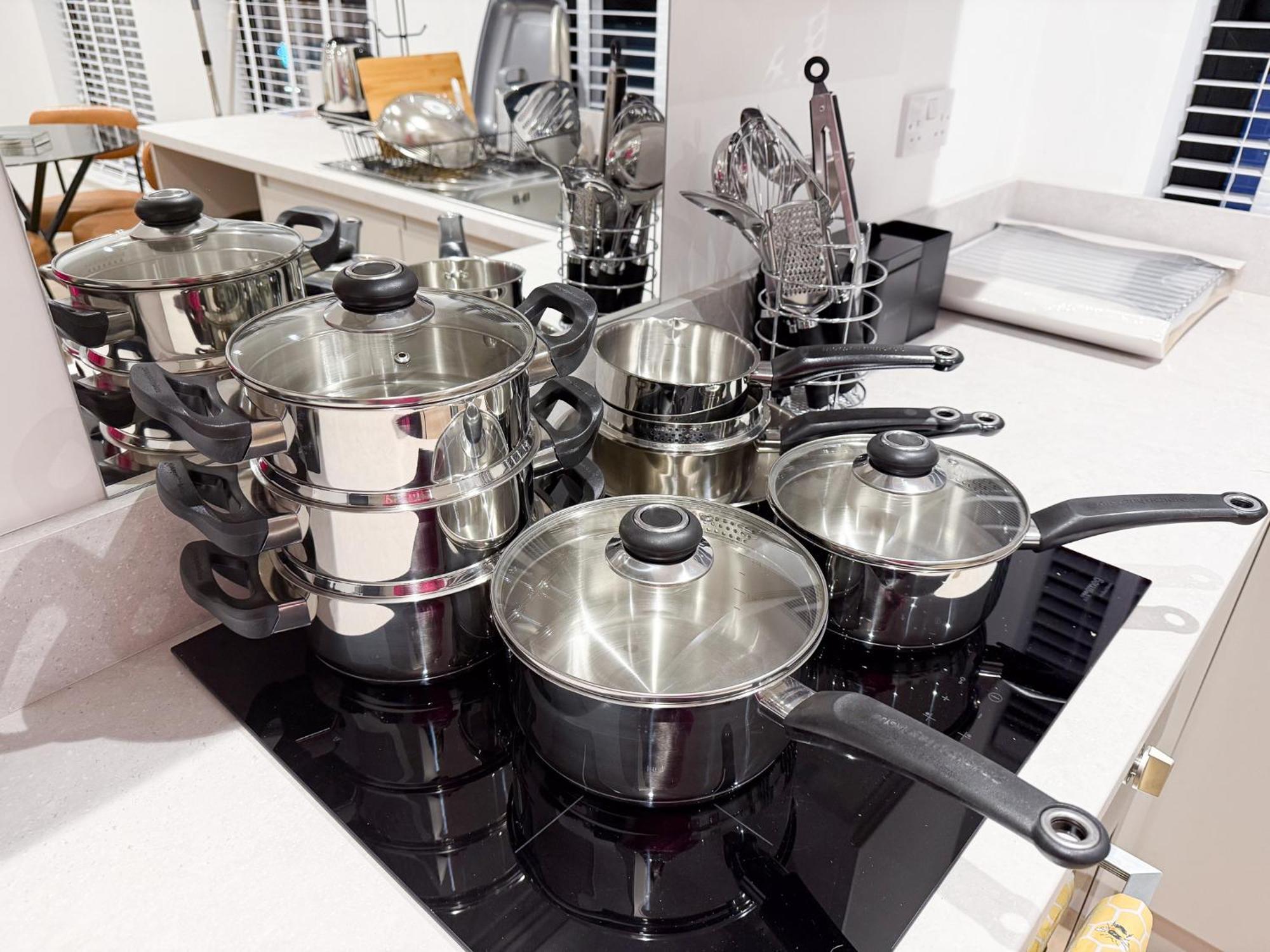 Spacious Modern 1 Bed Apartments In St Neots - Perfect For Contractors & Professionals - Free Parking - Wifi - Fully Equipped Kitchen - Smart Tv Ideal For Work Stays And Long Projects Экстерьер фото