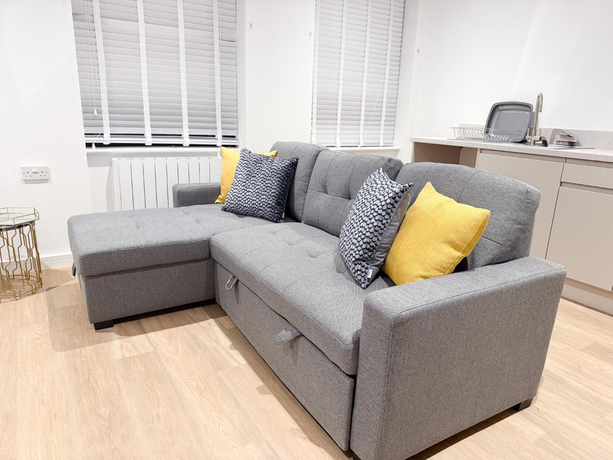 Spacious Modern 1 Bed Apartments In St Neots - Perfect For Contractors & Professionals - Free Parking - Wifi - Fully Equipped Kitchen - Smart Tv Ideal For Work Stays And Long Projects Экстерьер фото