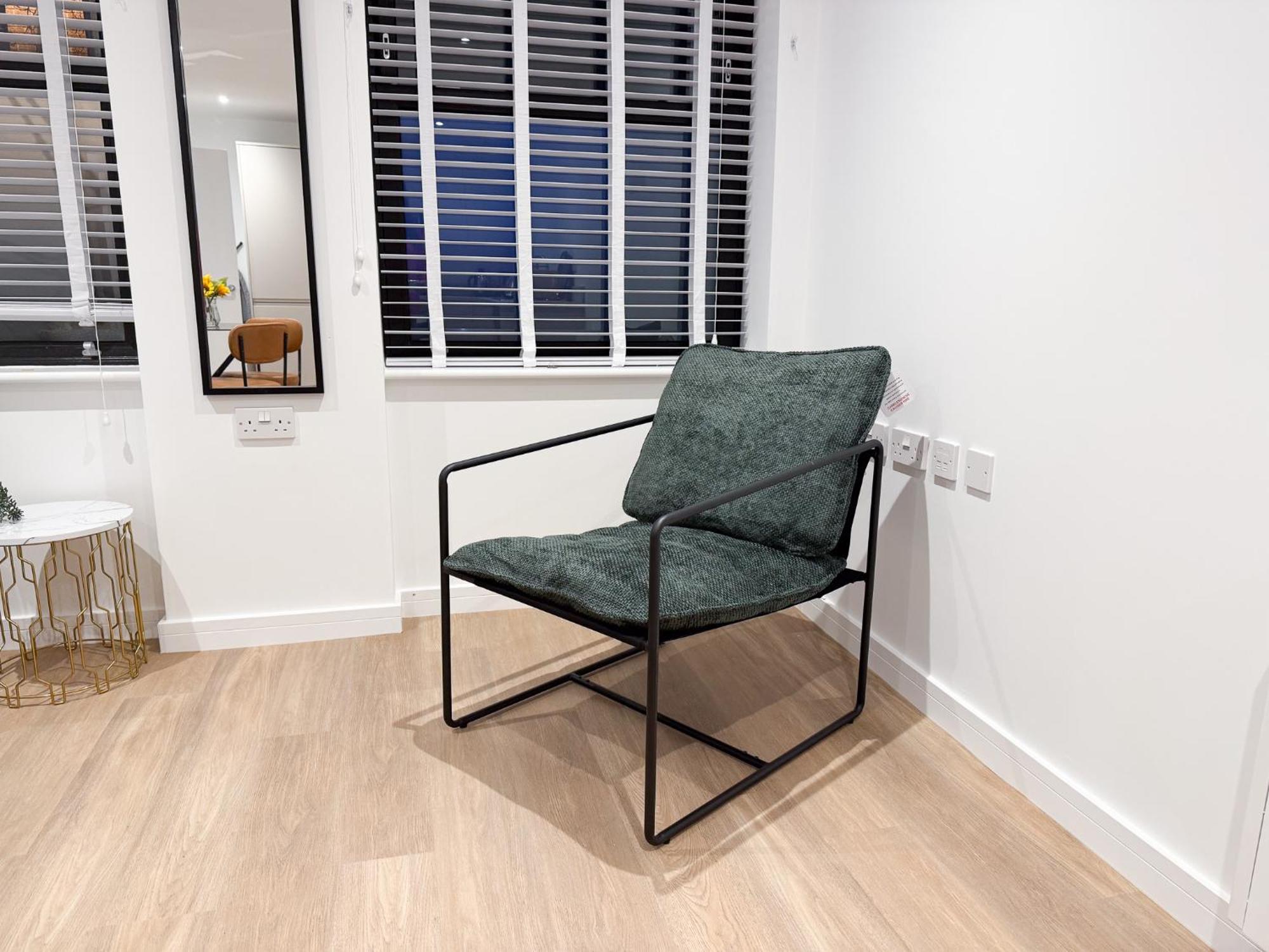 Spacious Modern 1 Bed Apartments In St Neots - Perfect For Contractors & Professionals - Free Parking - Wifi - Fully Equipped Kitchen - Smart Tv Ideal For Work Stays And Long Projects Экстерьер фото