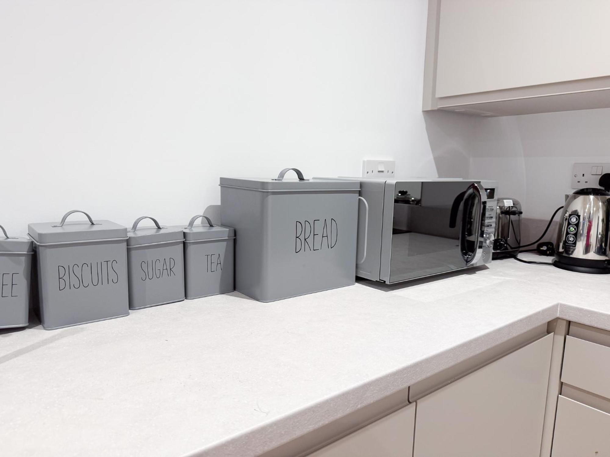 Spacious Modern 1 Bed Apartments In St Neots - Perfect For Contractors & Professionals - Free Parking - Wifi - Fully Equipped Kitchen - Smart Tv Ideal For Work Stays And Long Projects Экстерьер фото